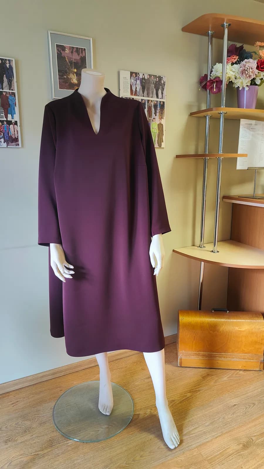 Violetinė laisvo kirpimo suknelė